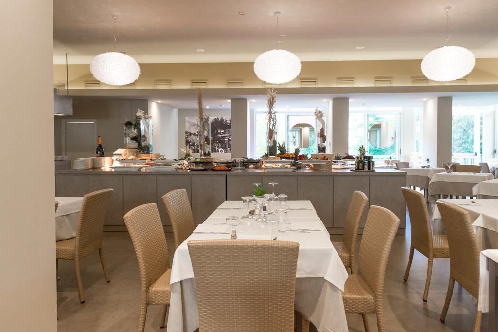 restaurants-restaurant