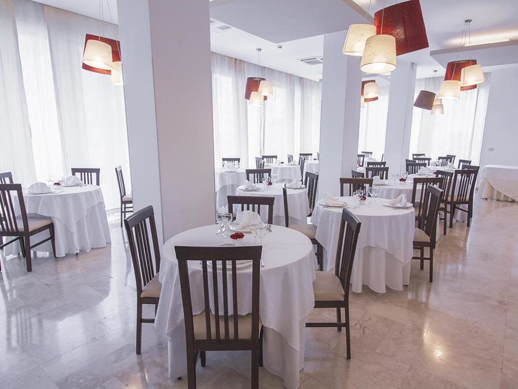 restaurants-restaurant