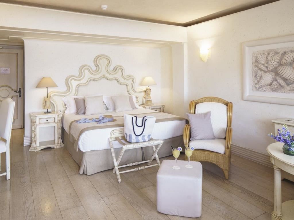 rooms-junior-suite-frontal-sea-view-with-balcony-or-terrace