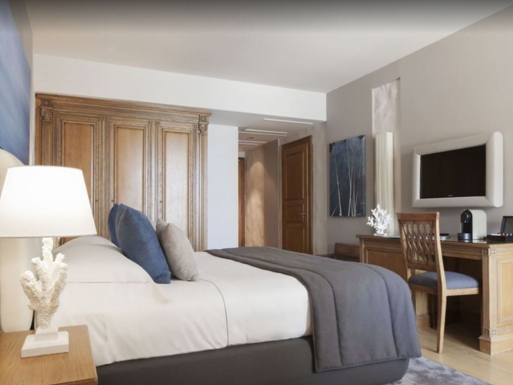 rooms-superior-room-frontal-sea-view-with-balcony-or-terrace-double-single-use