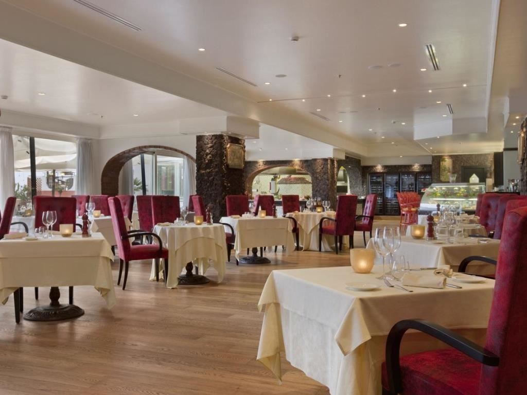 restaurants-restaurant