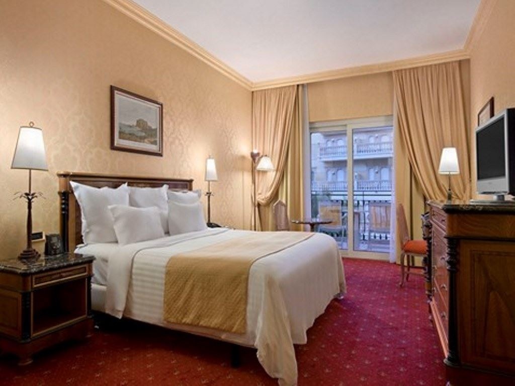 rooms-double-single-use-guestroom-with-balcony-or-terrace