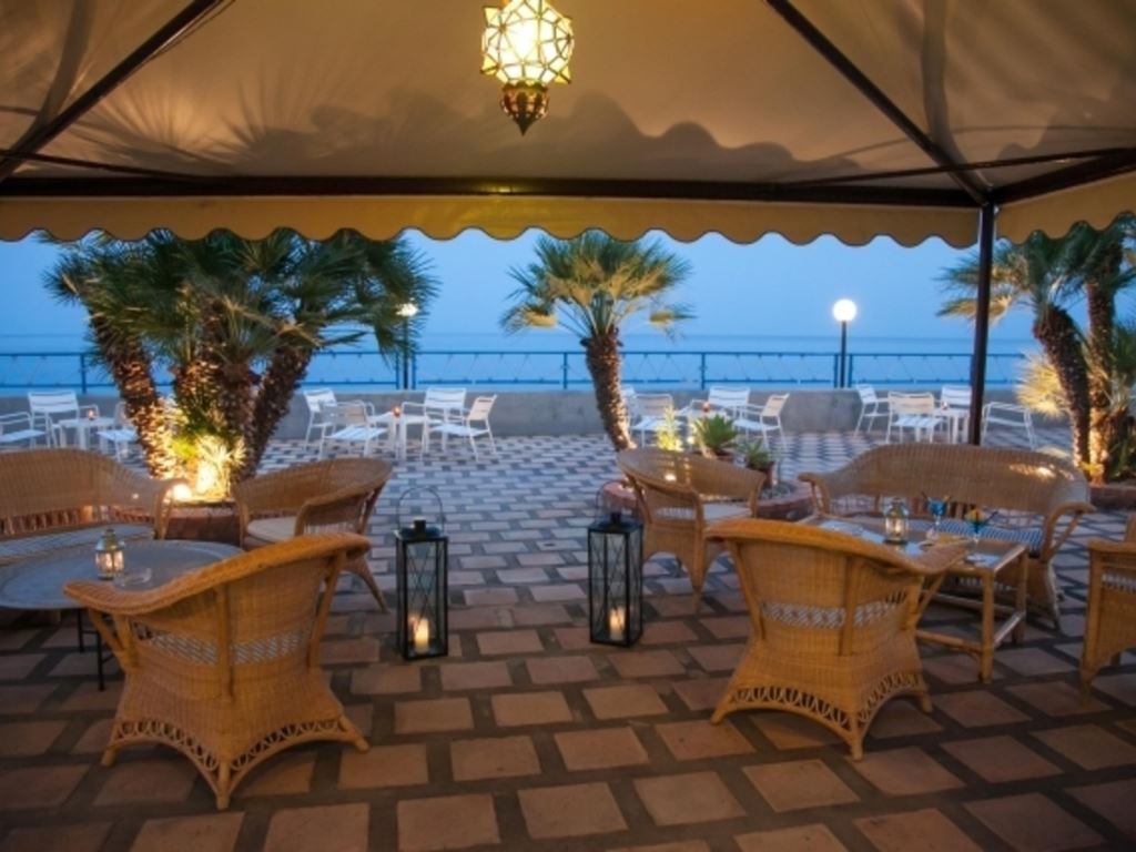 restaurants-restaurant