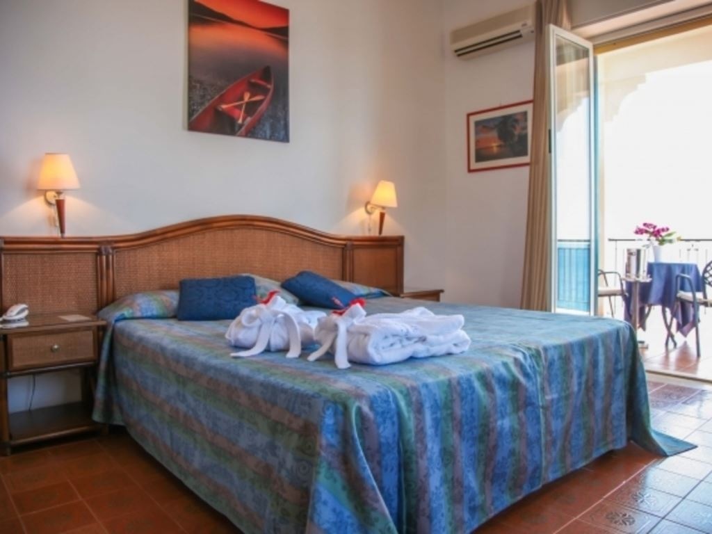 rooms-balcony-room-double-single-use