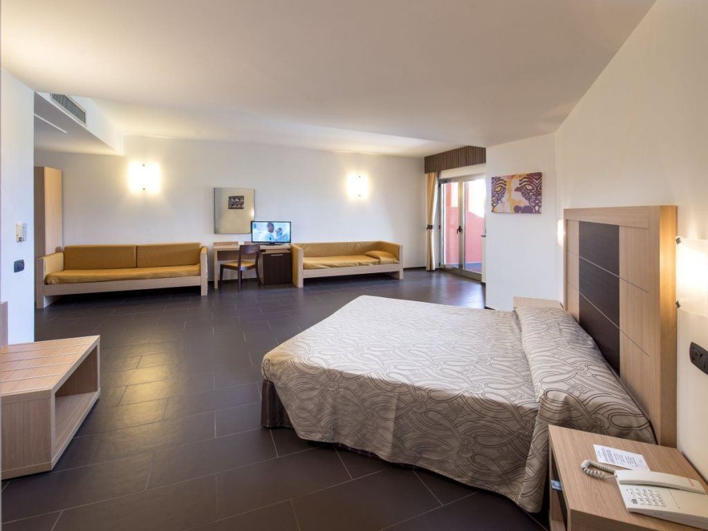 rooms-classic-room-with-balcony-or-terrace-double-single-use