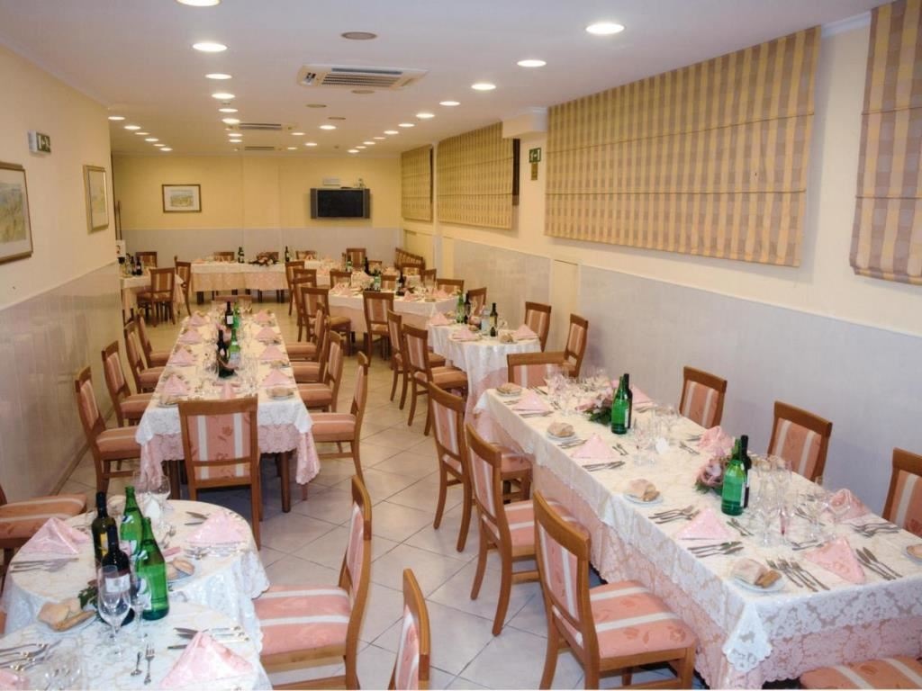 restaurants-restaurant