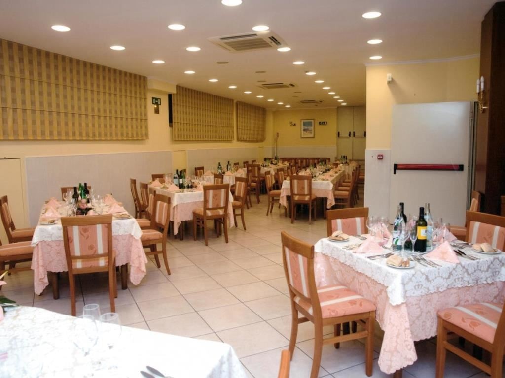 restaurants-restaurant