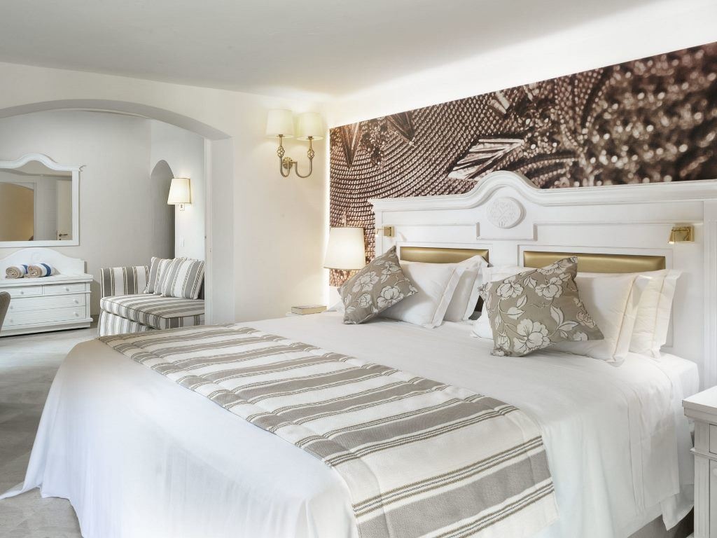 rooms-junior-suite-sea-side-with-balcony-or-terrace