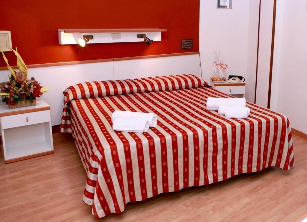 rooms-standard-room-with-balcony