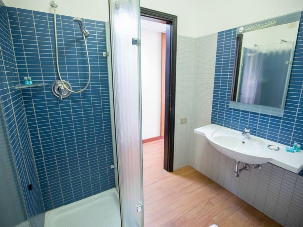 rooms-superior-room-sea-view-balcony