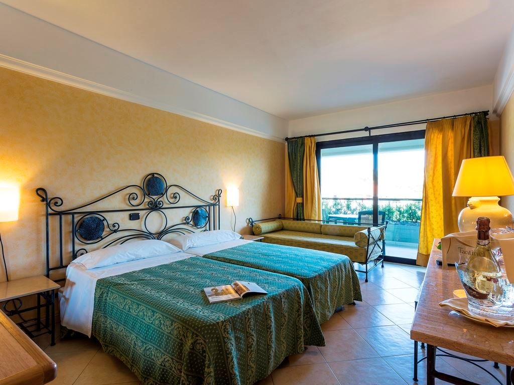 rooms-sea-view-room-with-balcony-or-terrace