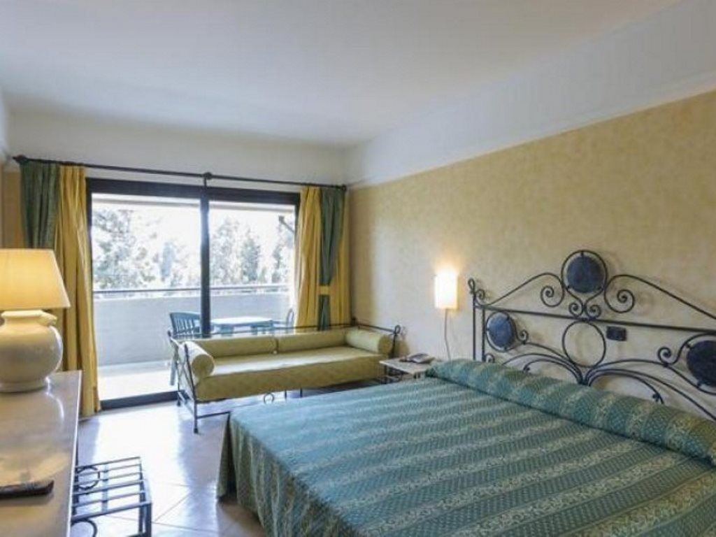 rooms-superior-room-garden-view-with-balcony-or-terrace