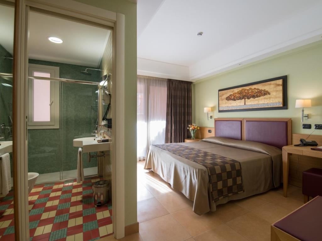 rooms-standard-room-with-balcony-or-terrace