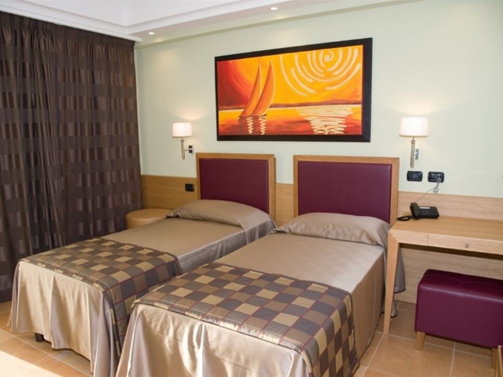 rooms-economy-room-with-balcony-or-terrace