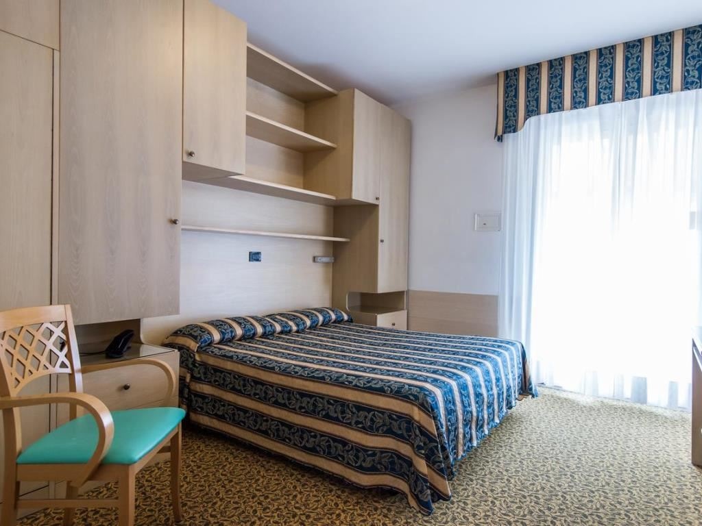 rooms-standard-room-balcony