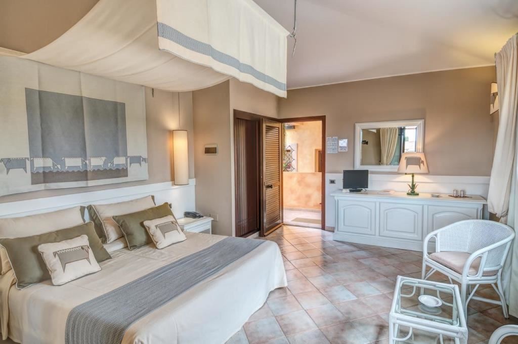 rooms-classic-standard-room-with-patio-or-terrace