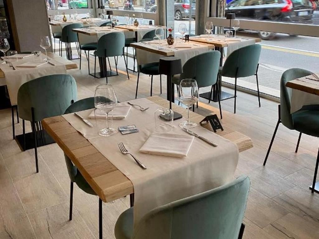 restaurants-restaurant