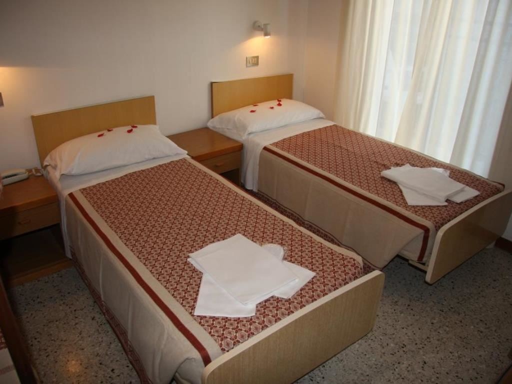 rooms-standard-room-with-balcony