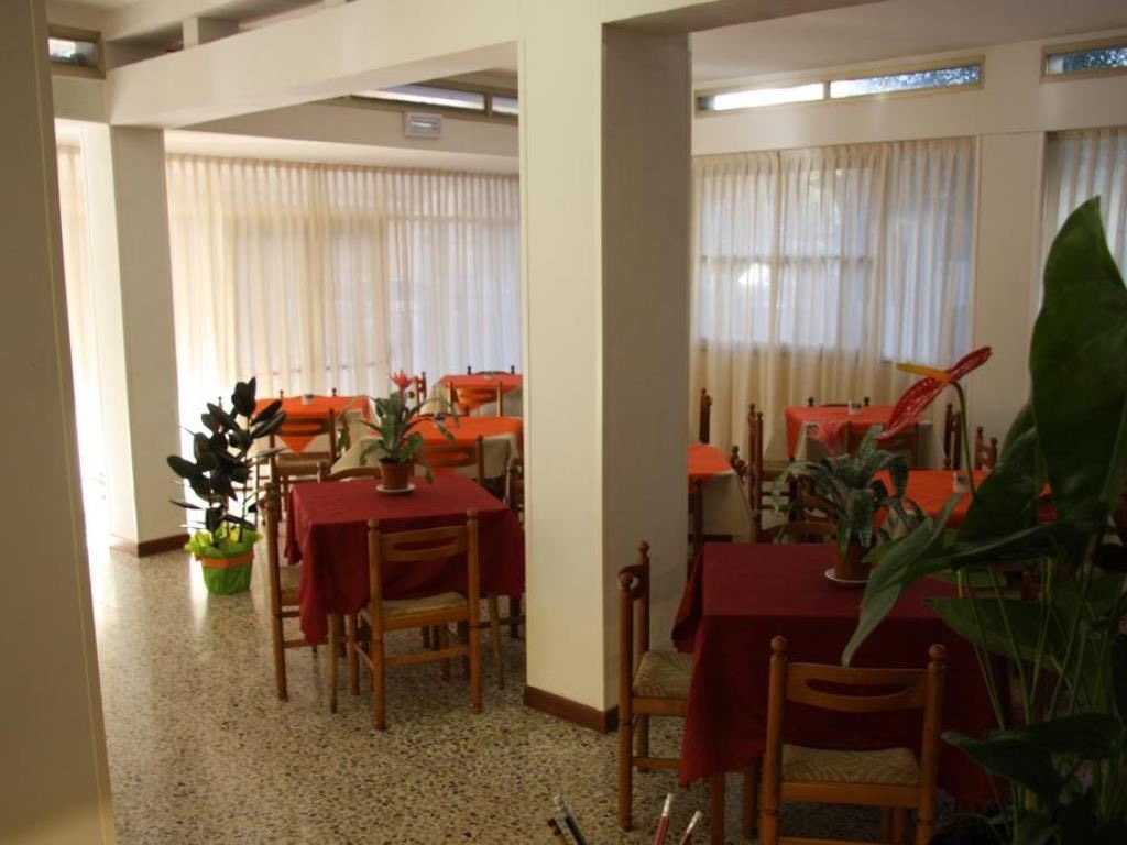 restaurants-restaurant