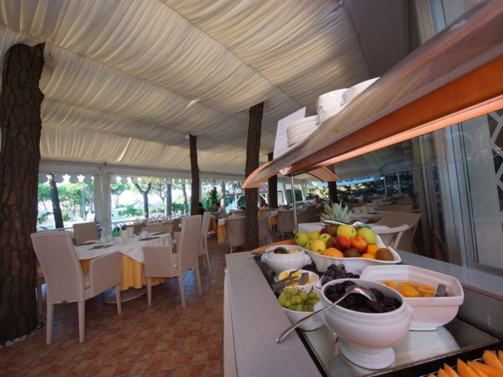 restaurants-restaurant