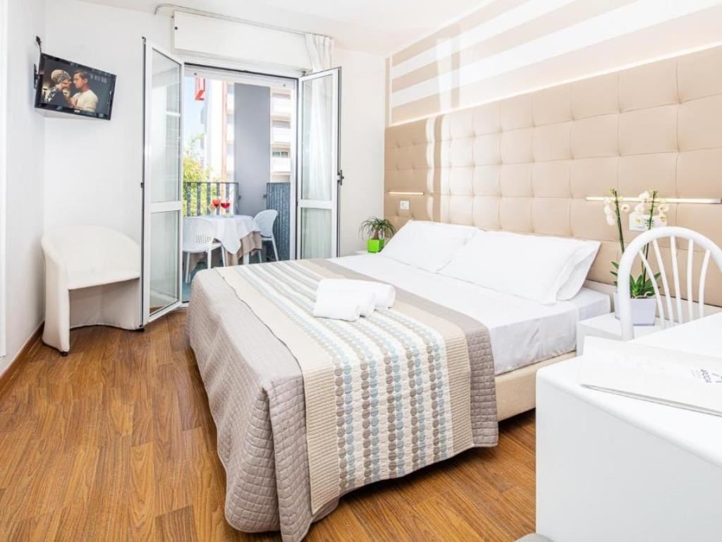 rooms-comfort-room-balcony