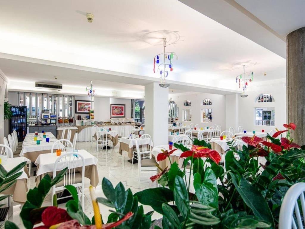 restaurants-restaurant