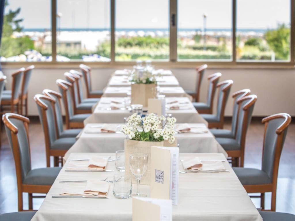 restaurants-restaurant