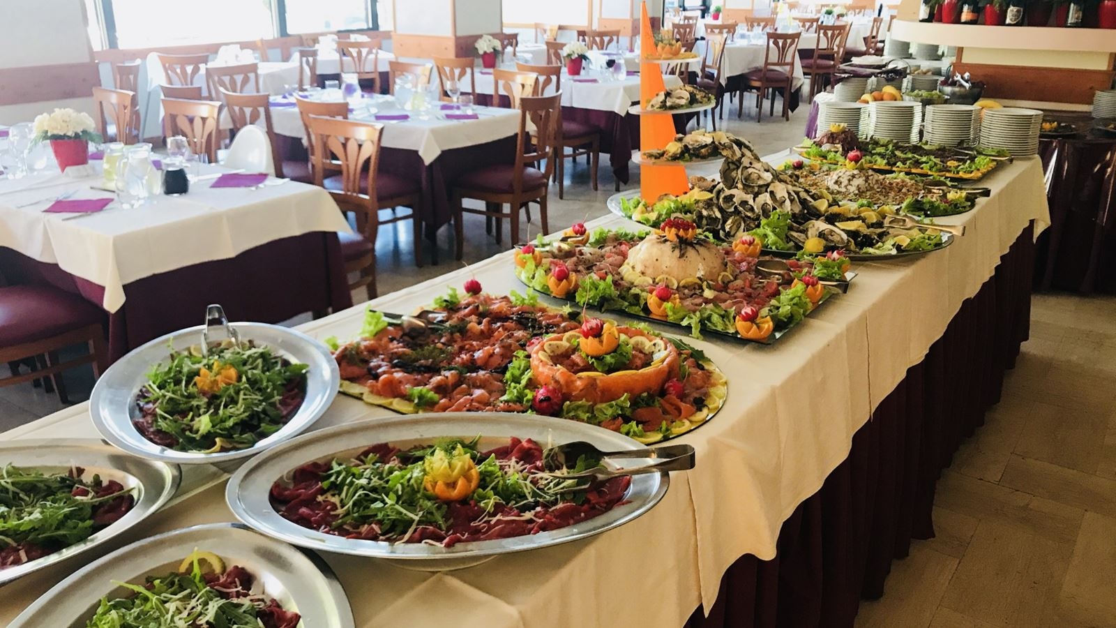 restaurants-restaurant