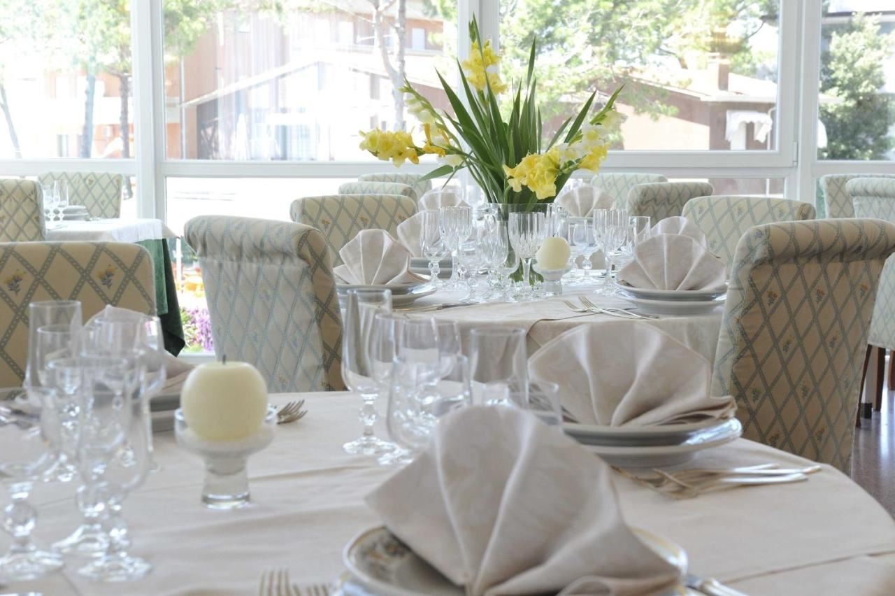 restaurants-restaurant