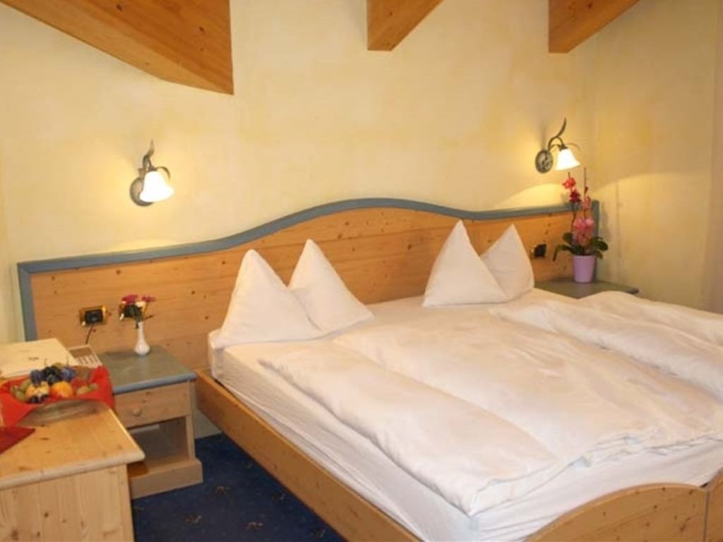 rooms-standard-room-with-balcony-double-single-use