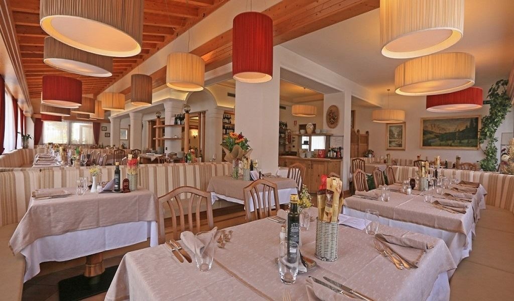 restaurants-restaurant