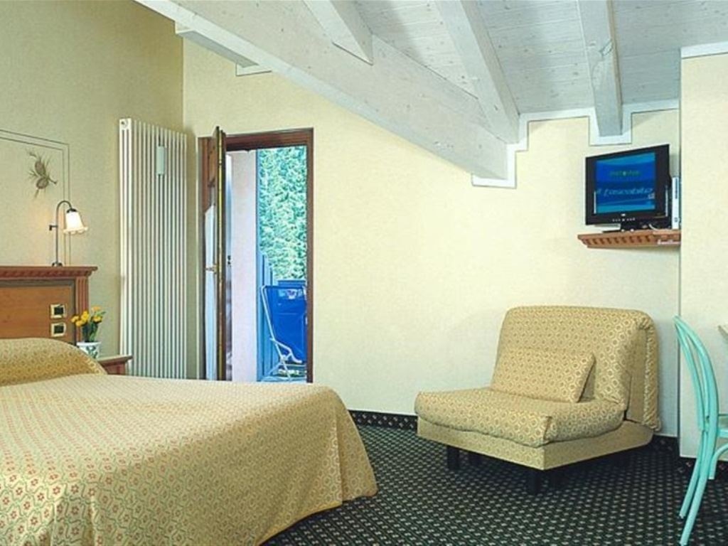 rooms-superior-room-with-balcony