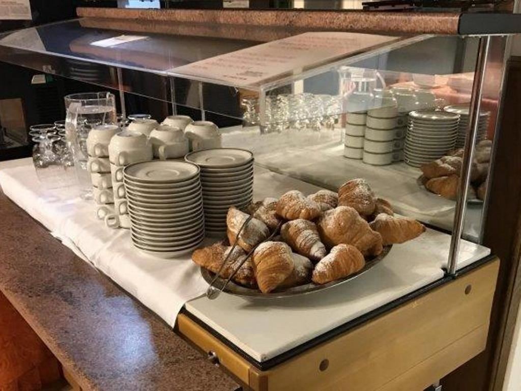 restaurants-restaurant