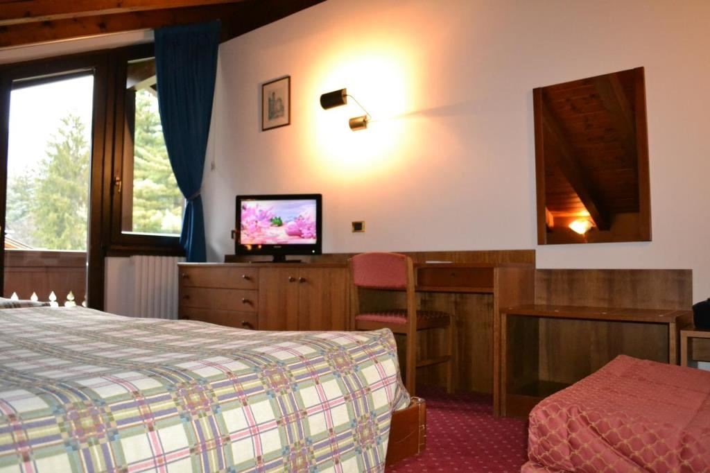 rooms-standard-room-with-balcony