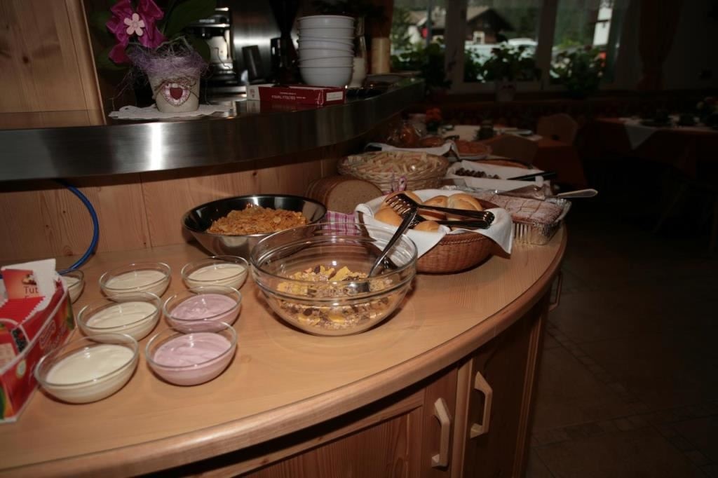 restaurants-restaurant