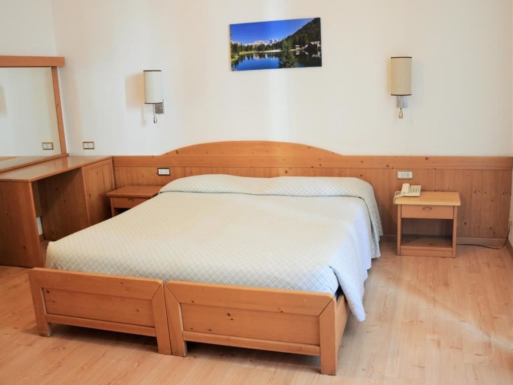 rooms-standard-double-room