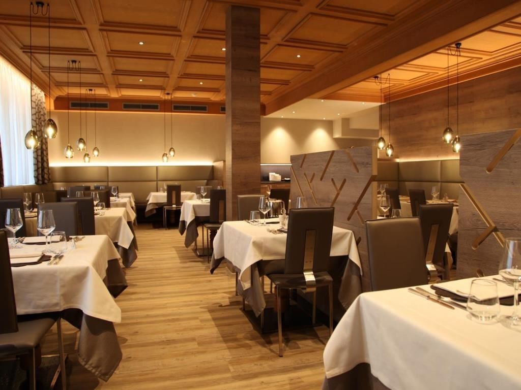 restaurants-restaurant