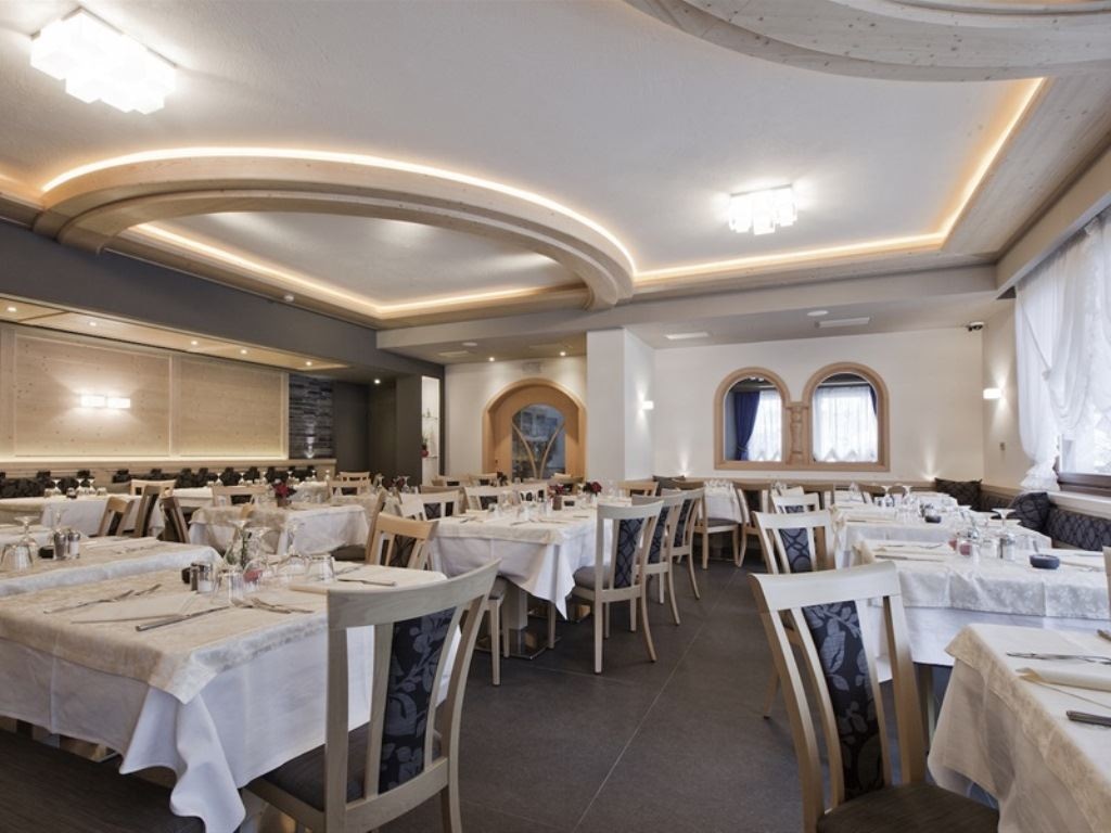 restaurants-restaurant