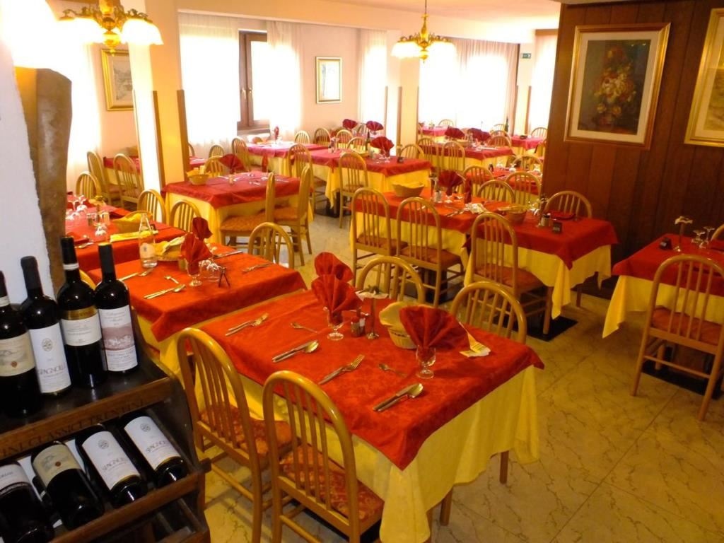 restaurants-restaurant