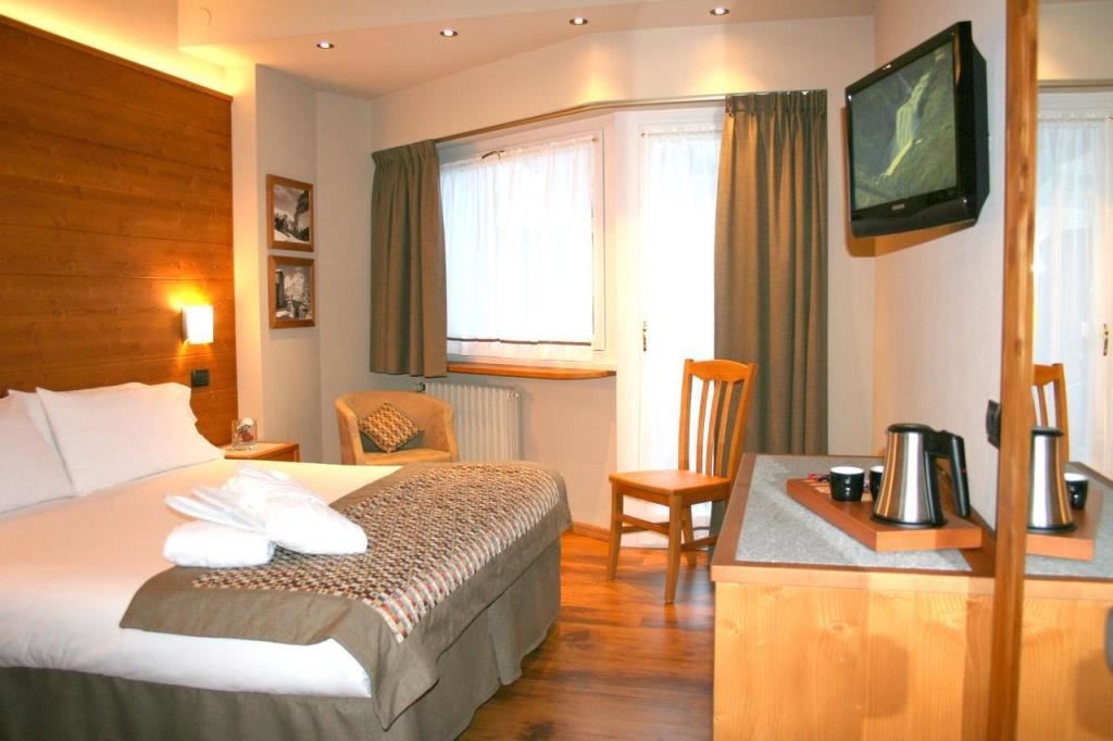 rooms-classic-double-room-balcony-34-pax