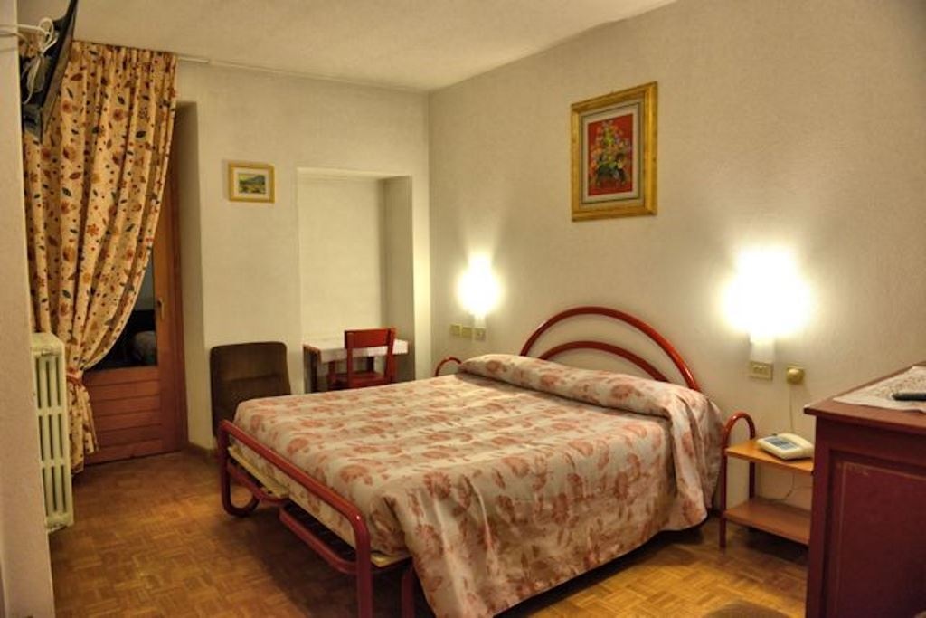 rooms-standard-double-room