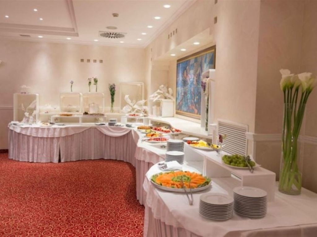 restaurants-restaurant