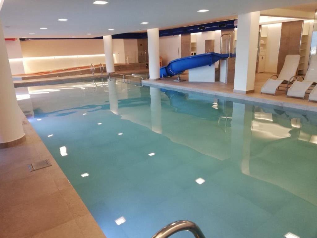 pools-indoor-pool