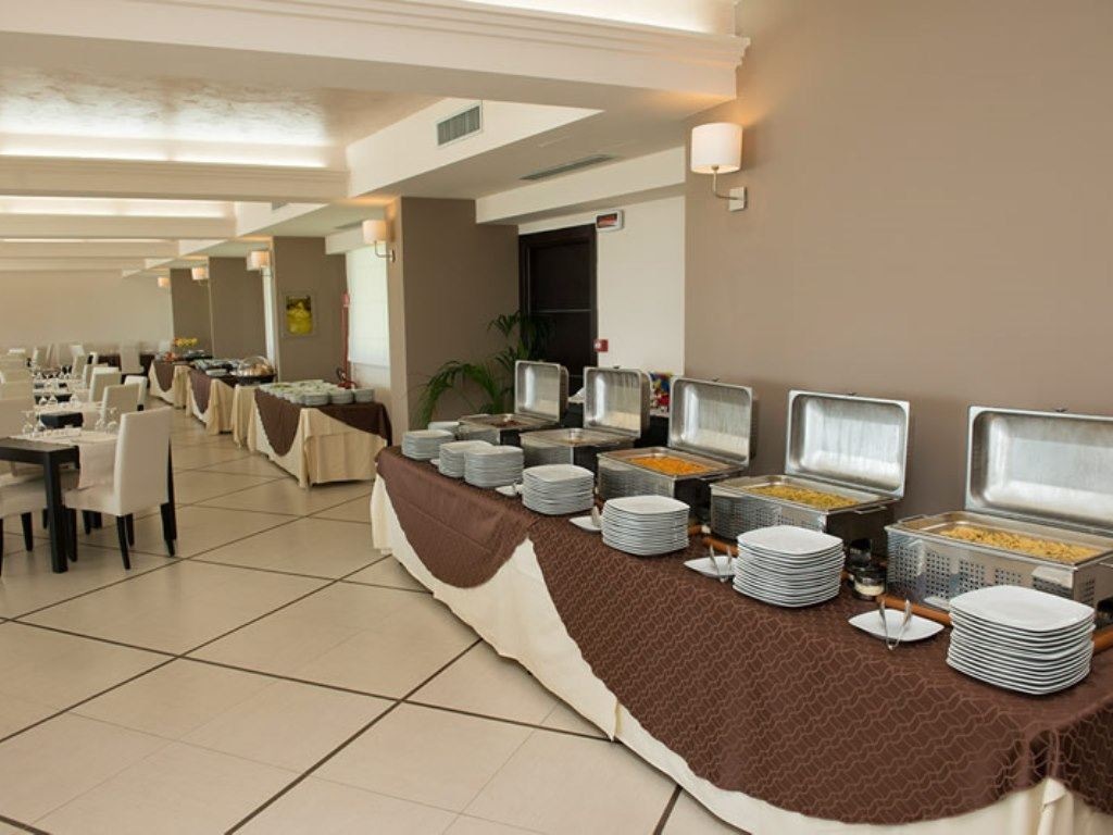 restaurants-restaurant