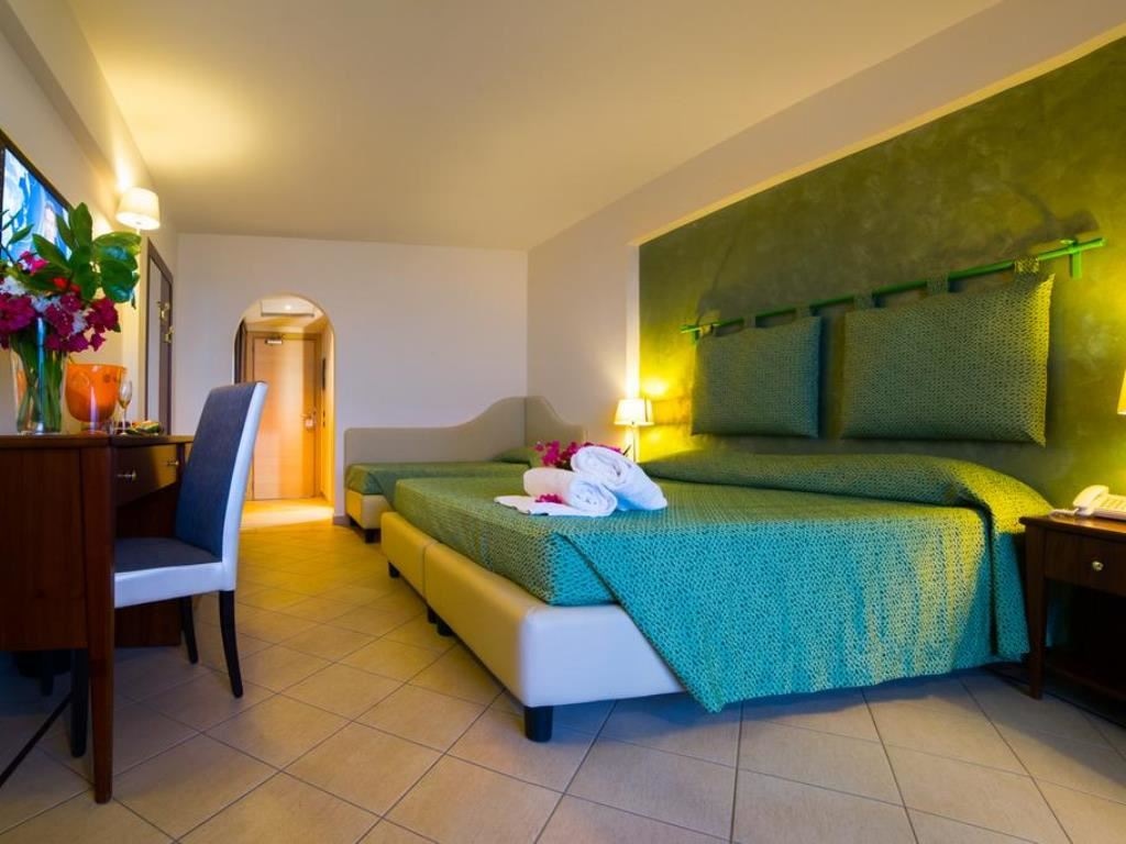 rooms-superior-room-sea-view-with-balcony-or-terrace