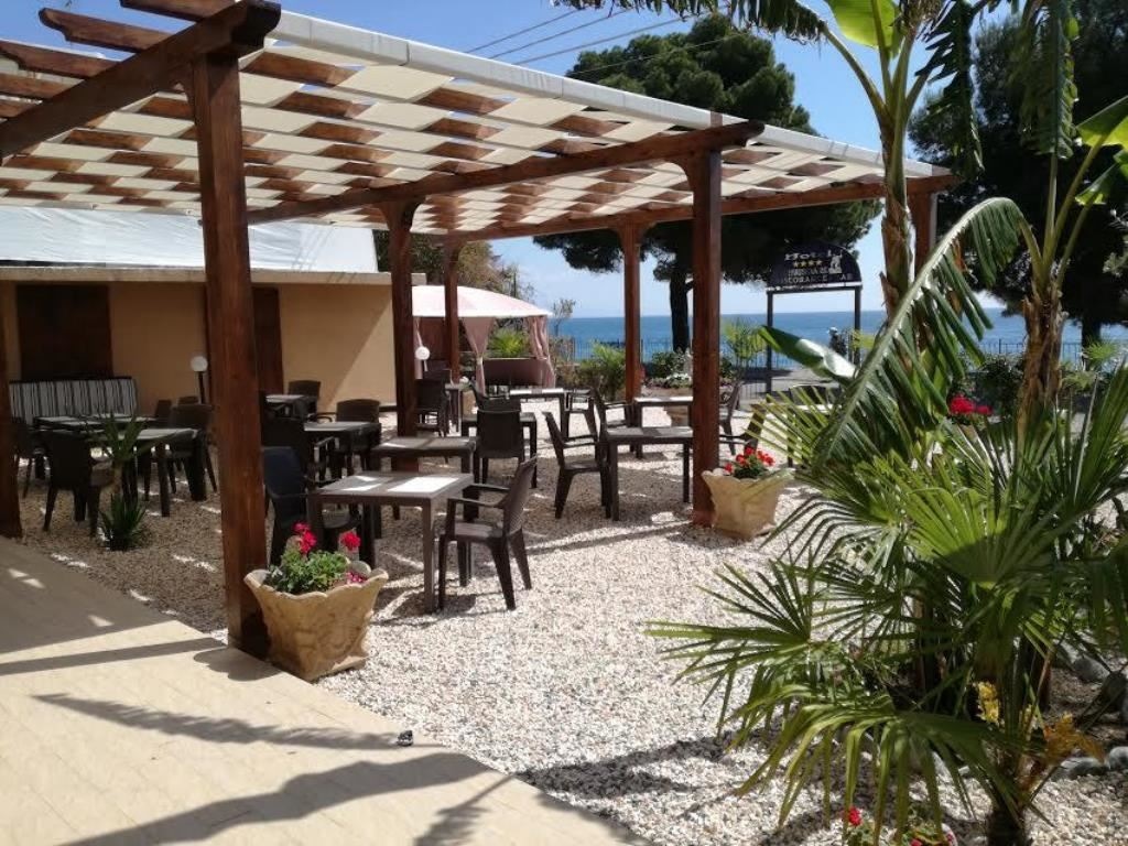 restaurants-restaurant