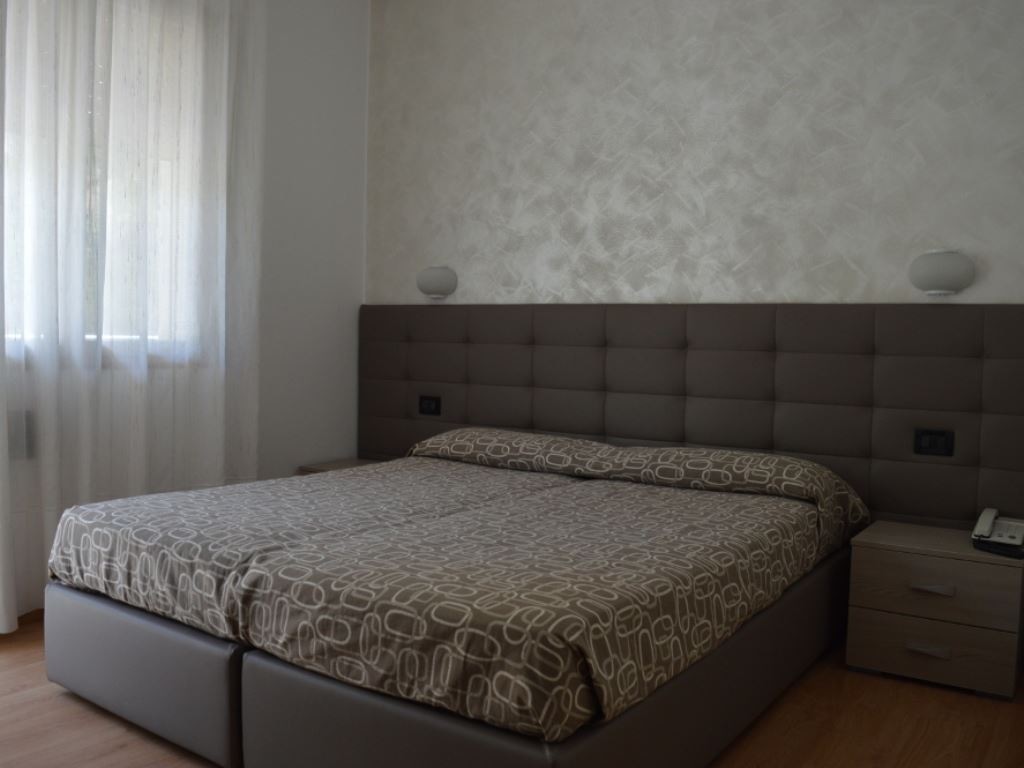 rooms-double-room-balcony