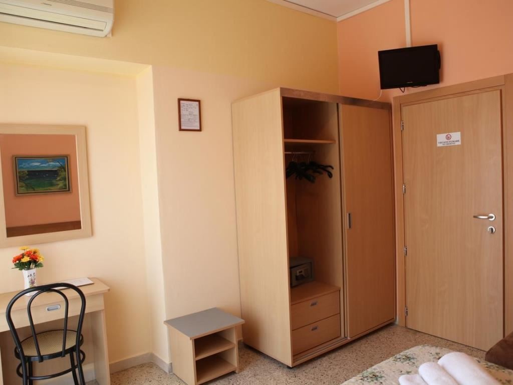 rooms-standard-room-with-balcony