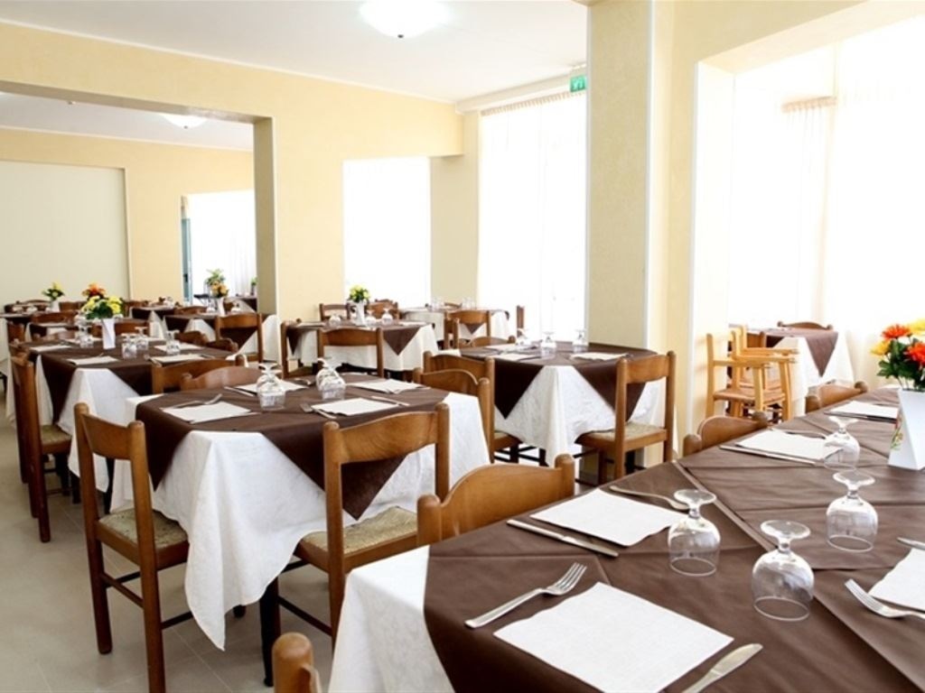 restaurants-restaurant