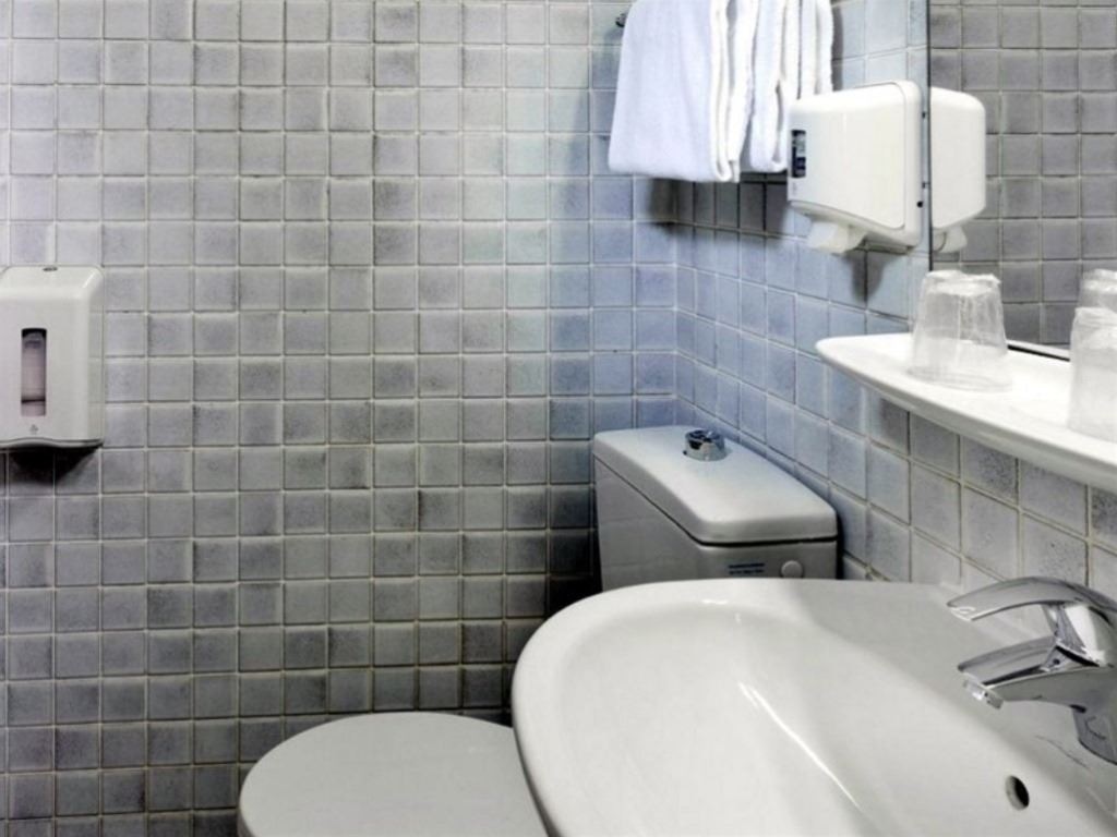 rooms-standard-room-with-balcony